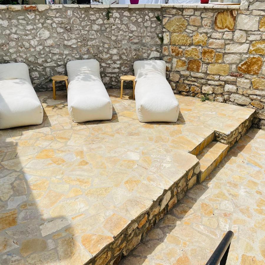 Mpolanos Guesthouse Himarë Exterior foto